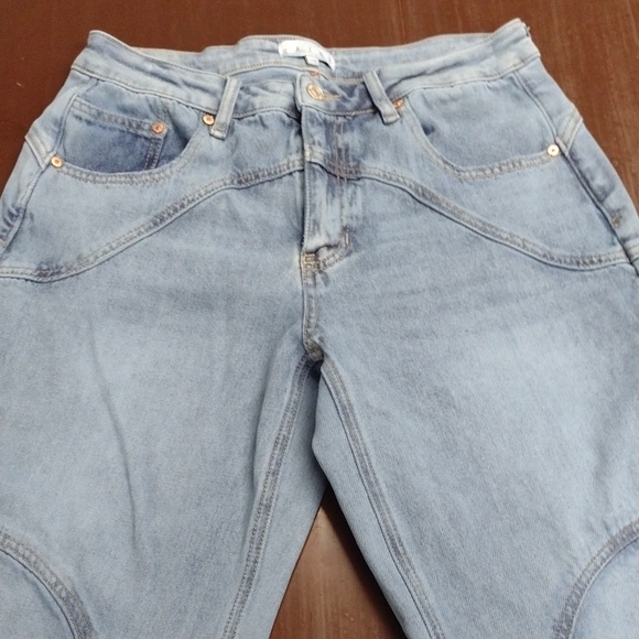 SAIGE Stylish Light Blue Barrel Leg or Wide Leg Jeans - Picture 3 of 16